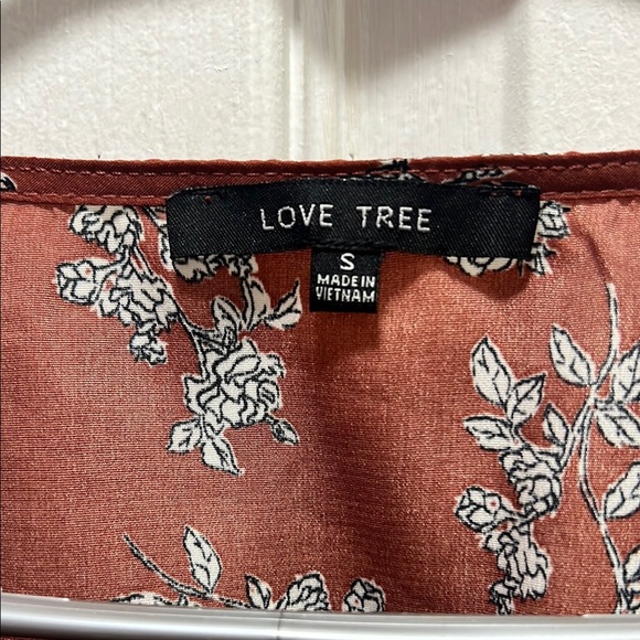Love Tree Floral Rust Womens Small Blouse with Tie Front - Picture 3 of 7